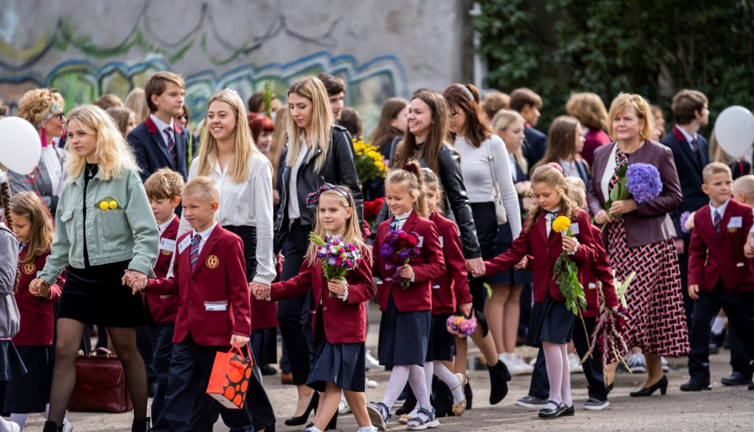 1.septembra svinīgais pasākums bērni