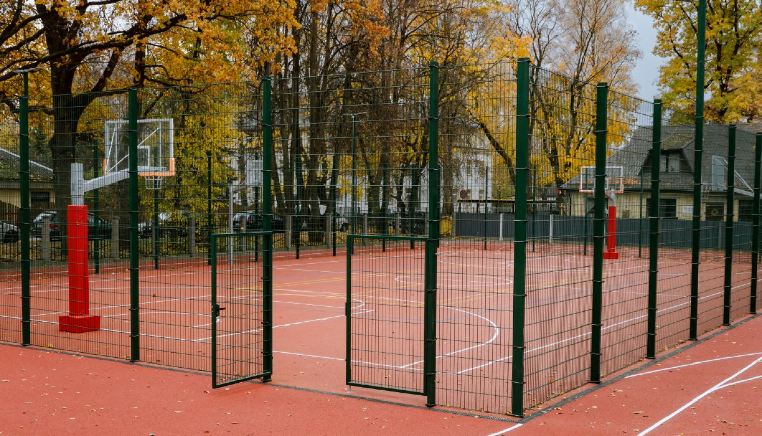 Rīgas 47.vidusskolas sporta laukums