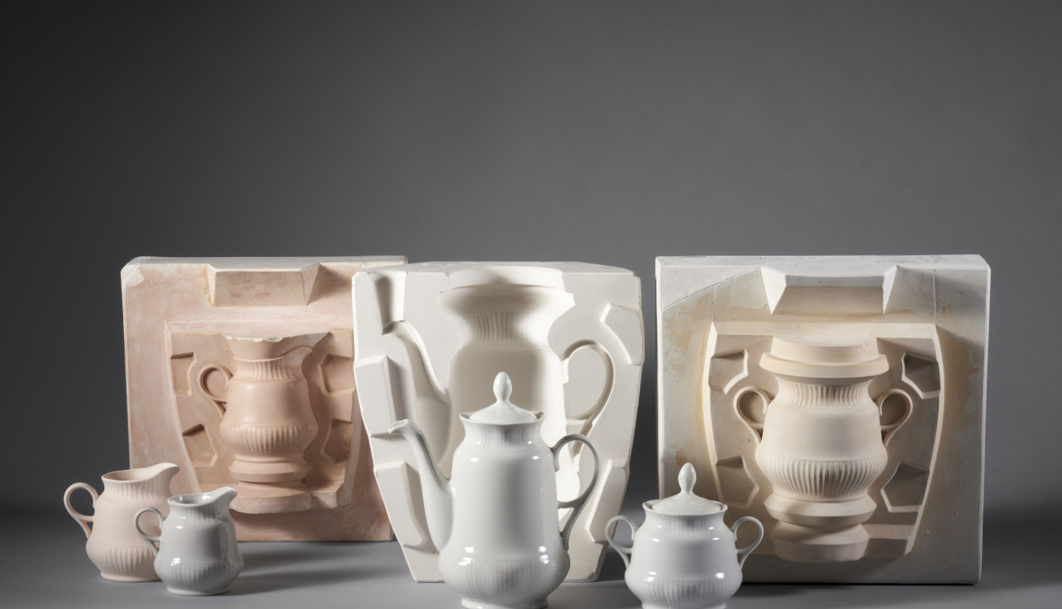 Priekšmeti no servīzes “Diāna” un ražošanas inventārs