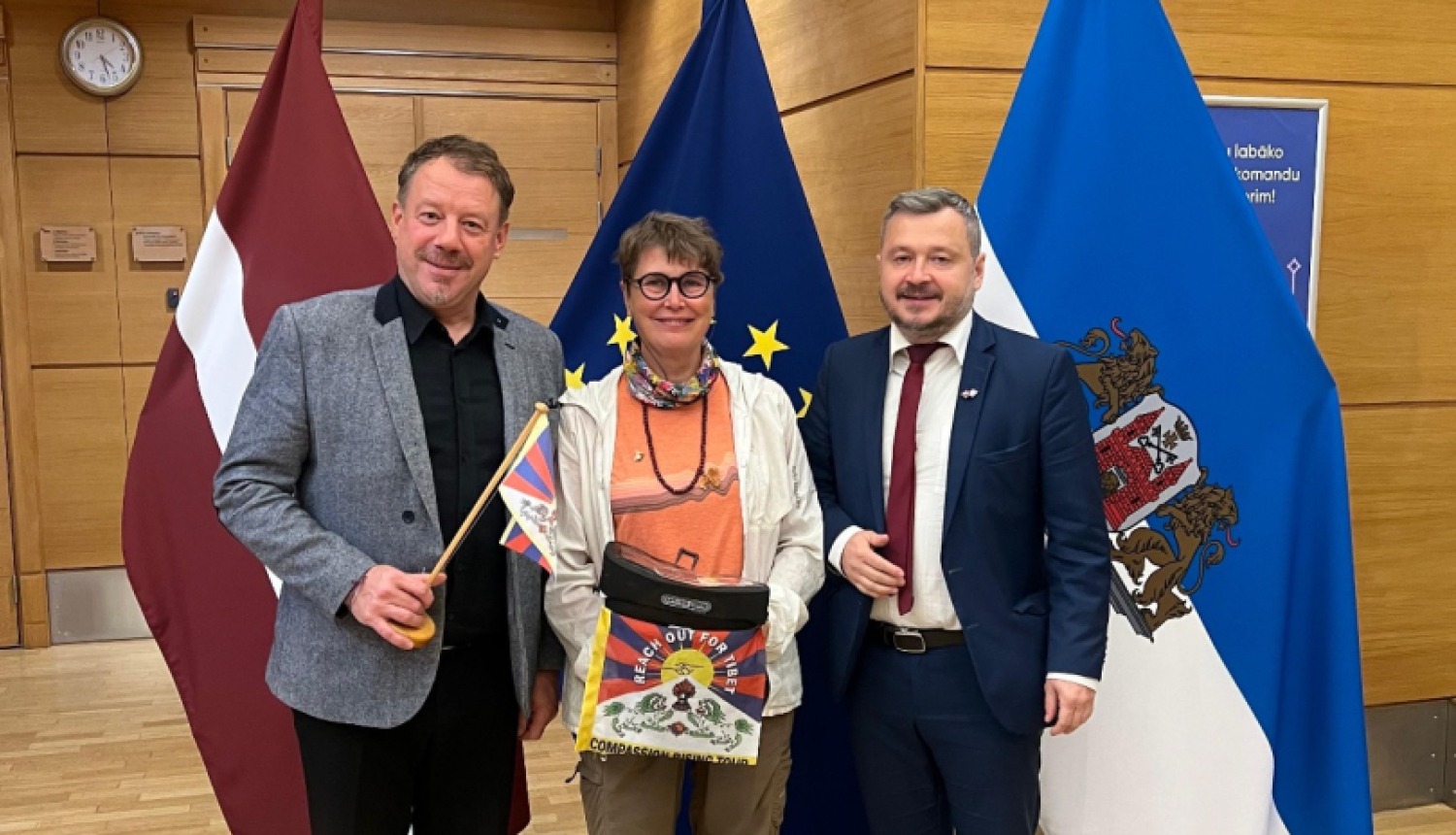 Rīgas domē viesojas Tibetas atbalsta aktīviste Eva van Tuldena