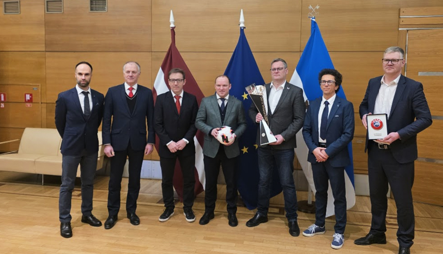 Rīgas dome uzņem EURO 2026 organizatorus