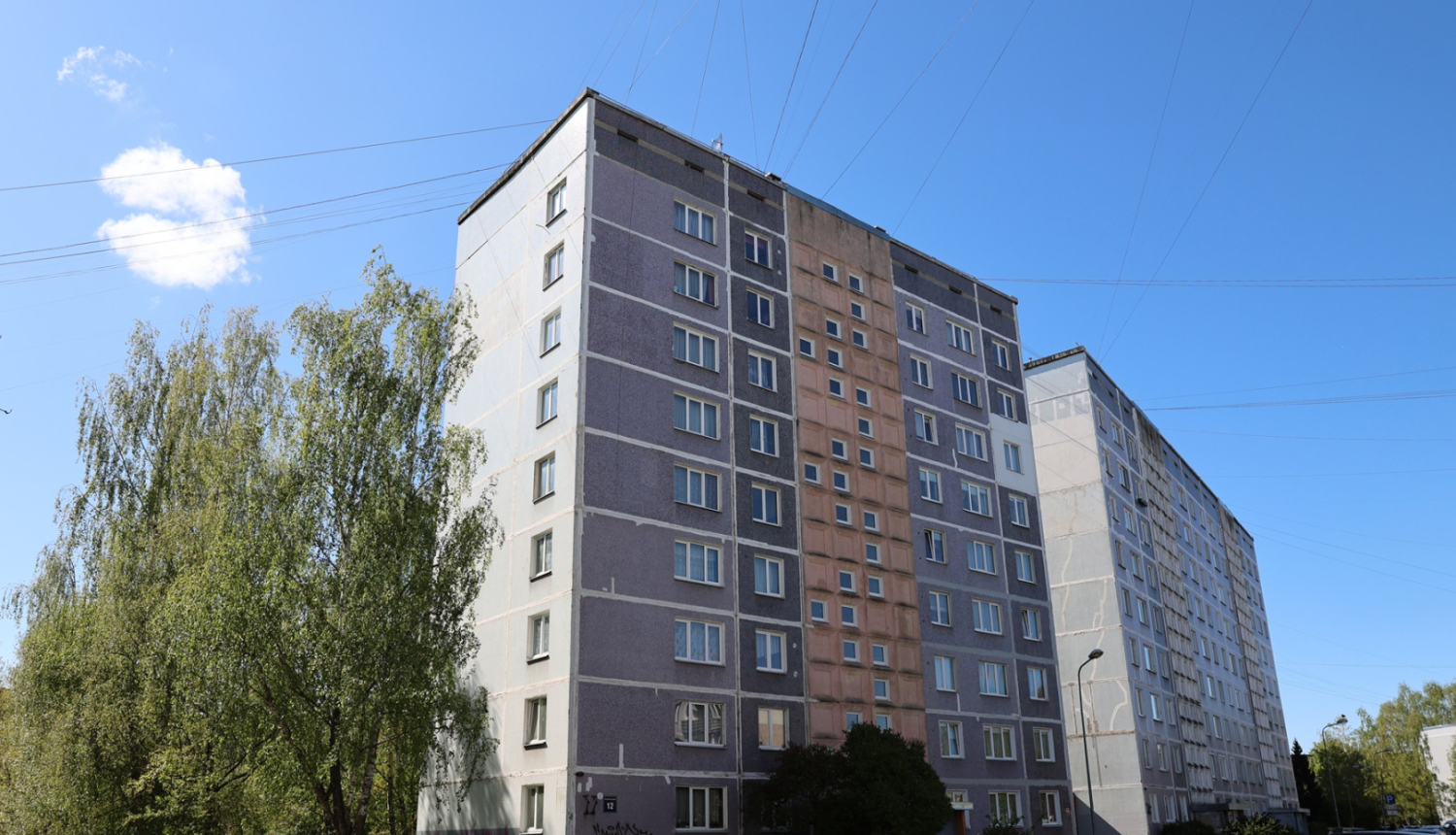 Ēka varavīksnes ielā