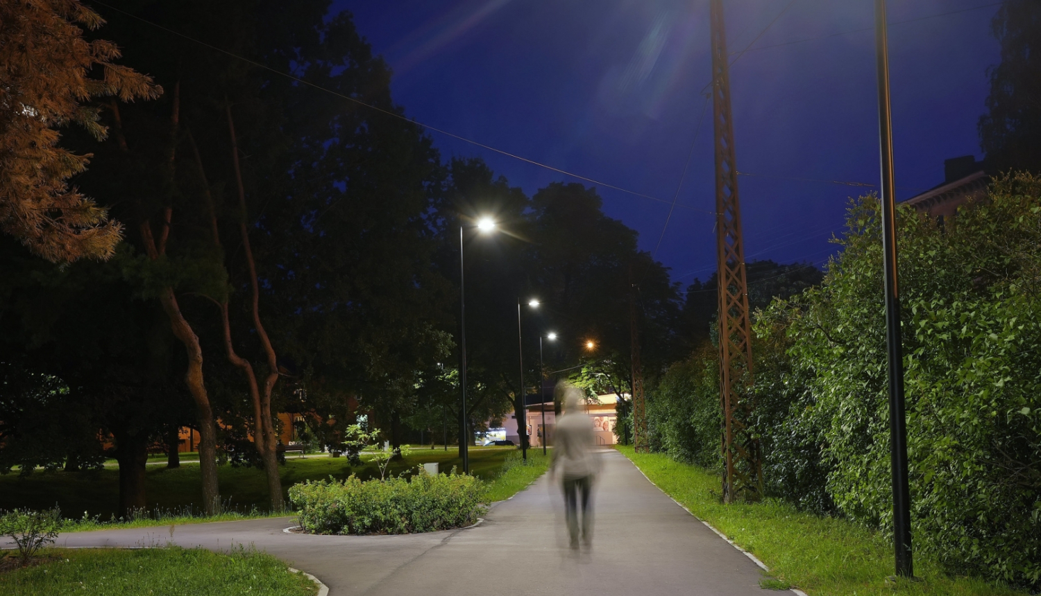 Apgaismojums Sarkandaugavas parkā 