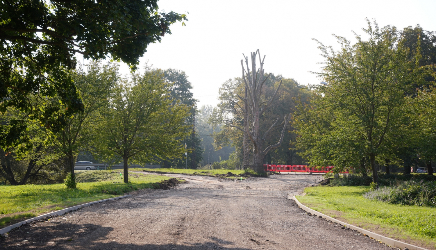 Celiņi Uzvaras parkā