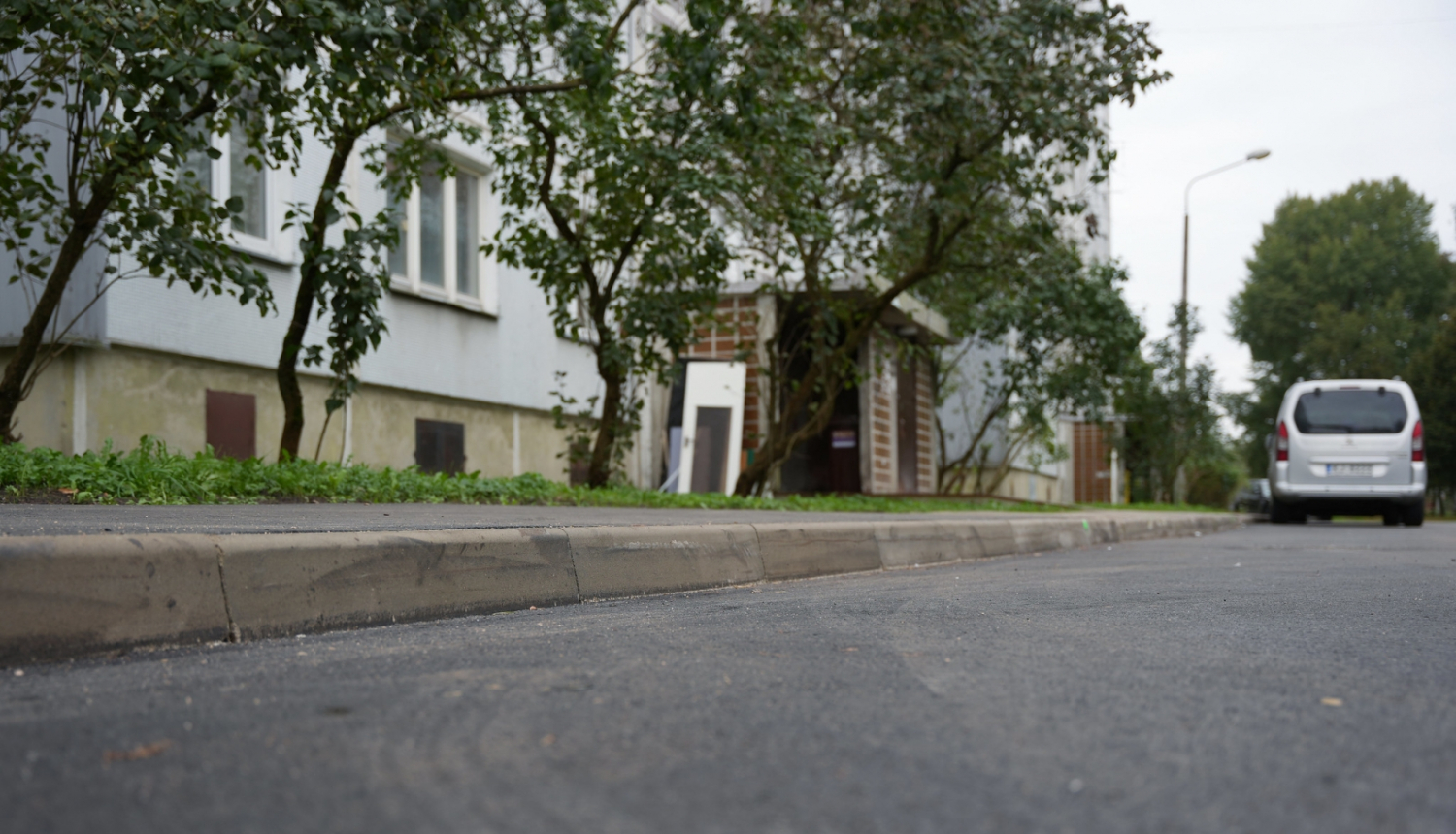 Atjaunota iela Pļavniekos