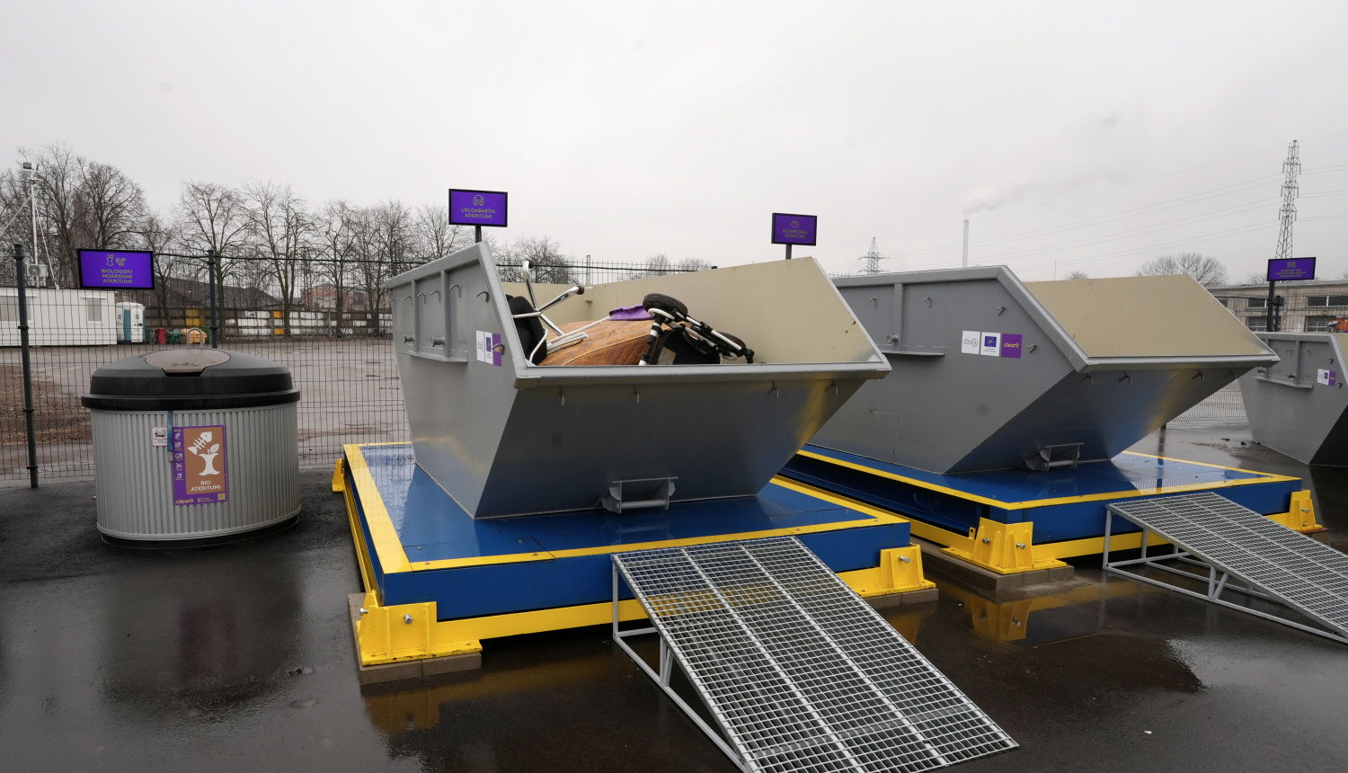 Atkritumu šķirošanas konteineri