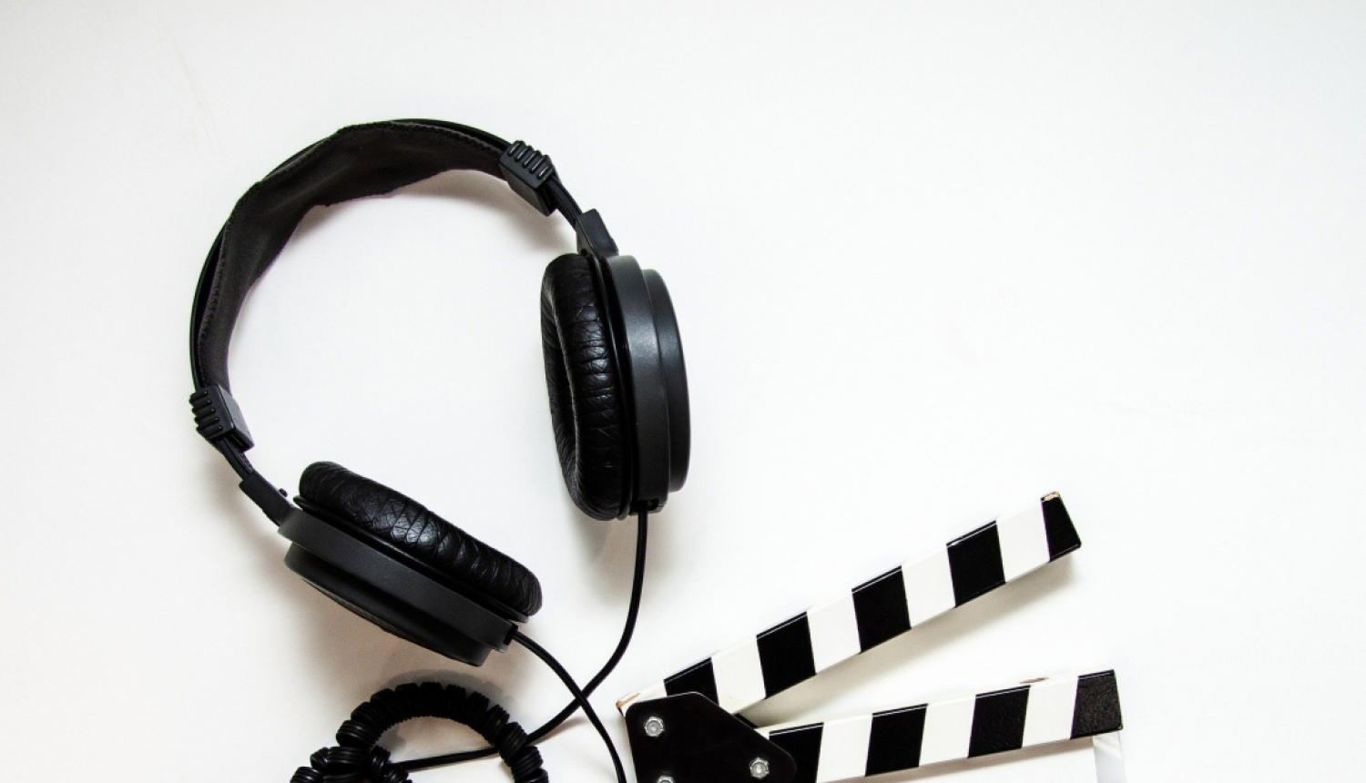 Austiņas un kino klape