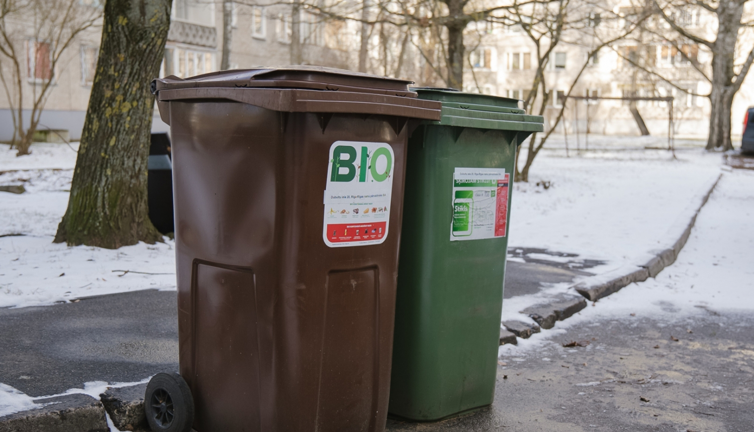 Bio atkritumu un nešķiroto atkritumu urnas