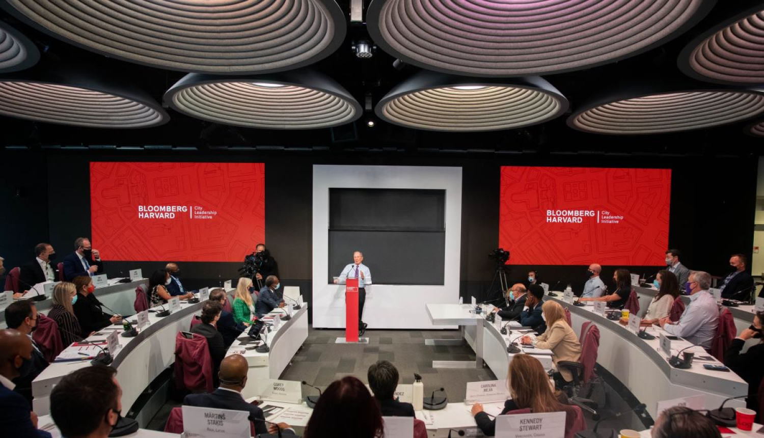 Mērs piedalās apmācībās