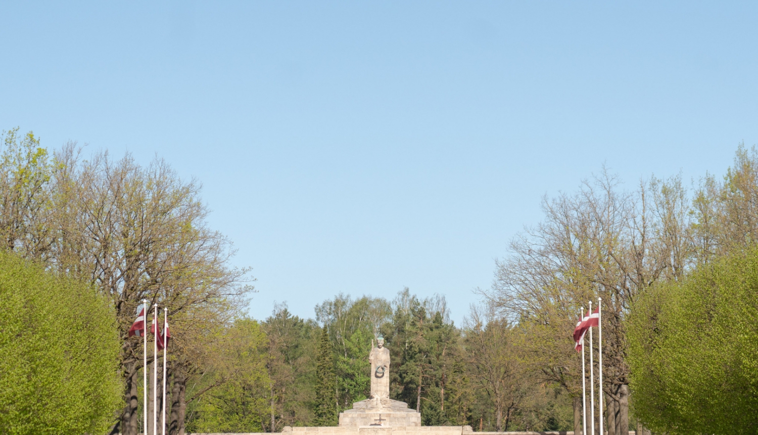 Rīgas Brāļu kapi - Māte Latvija