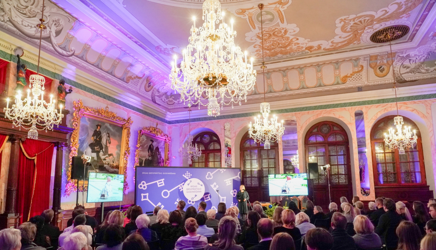 Brīvprātīgo godināšana Melngalvju namā