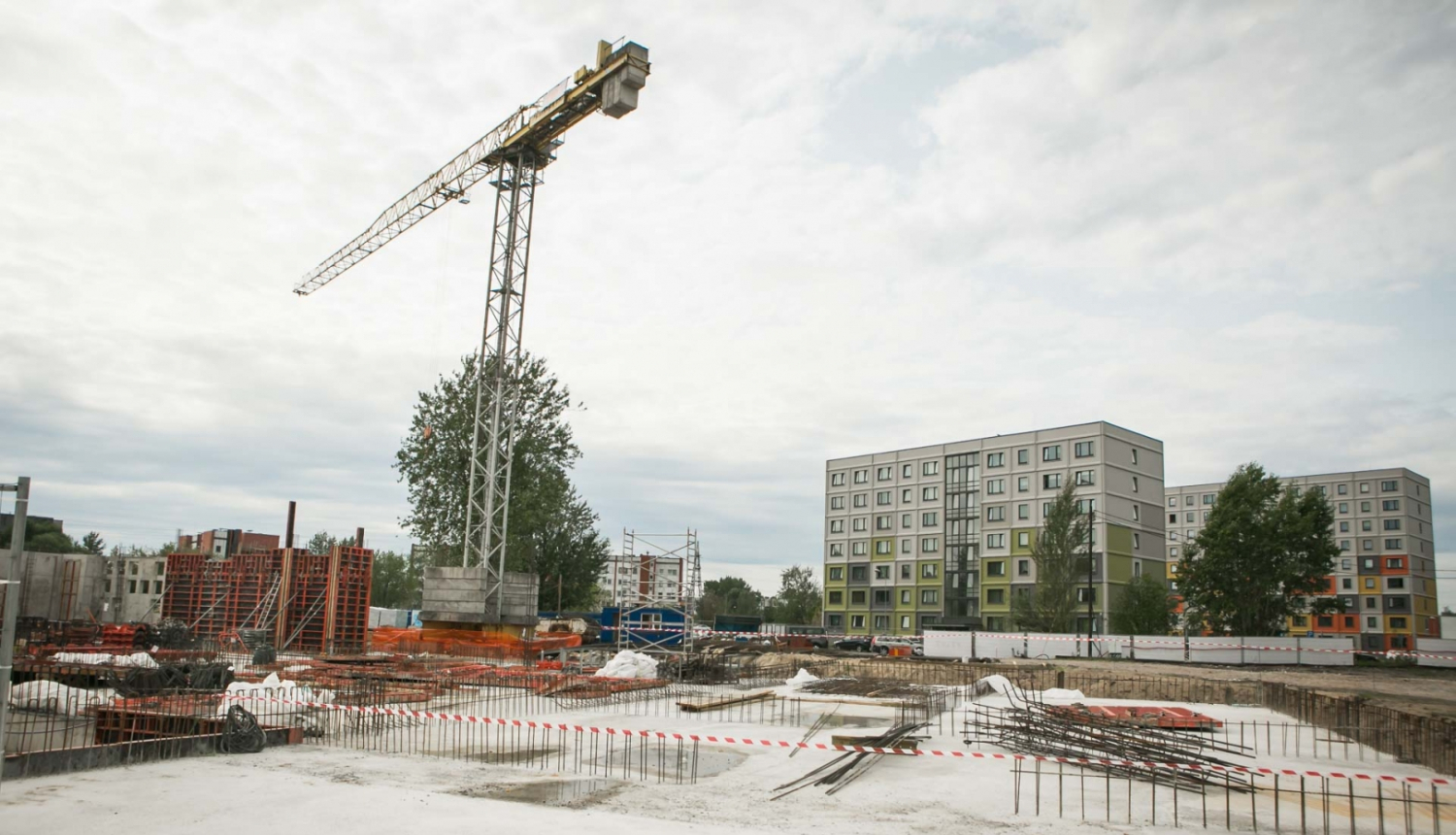 Ceļamkrāns būvlaukumā