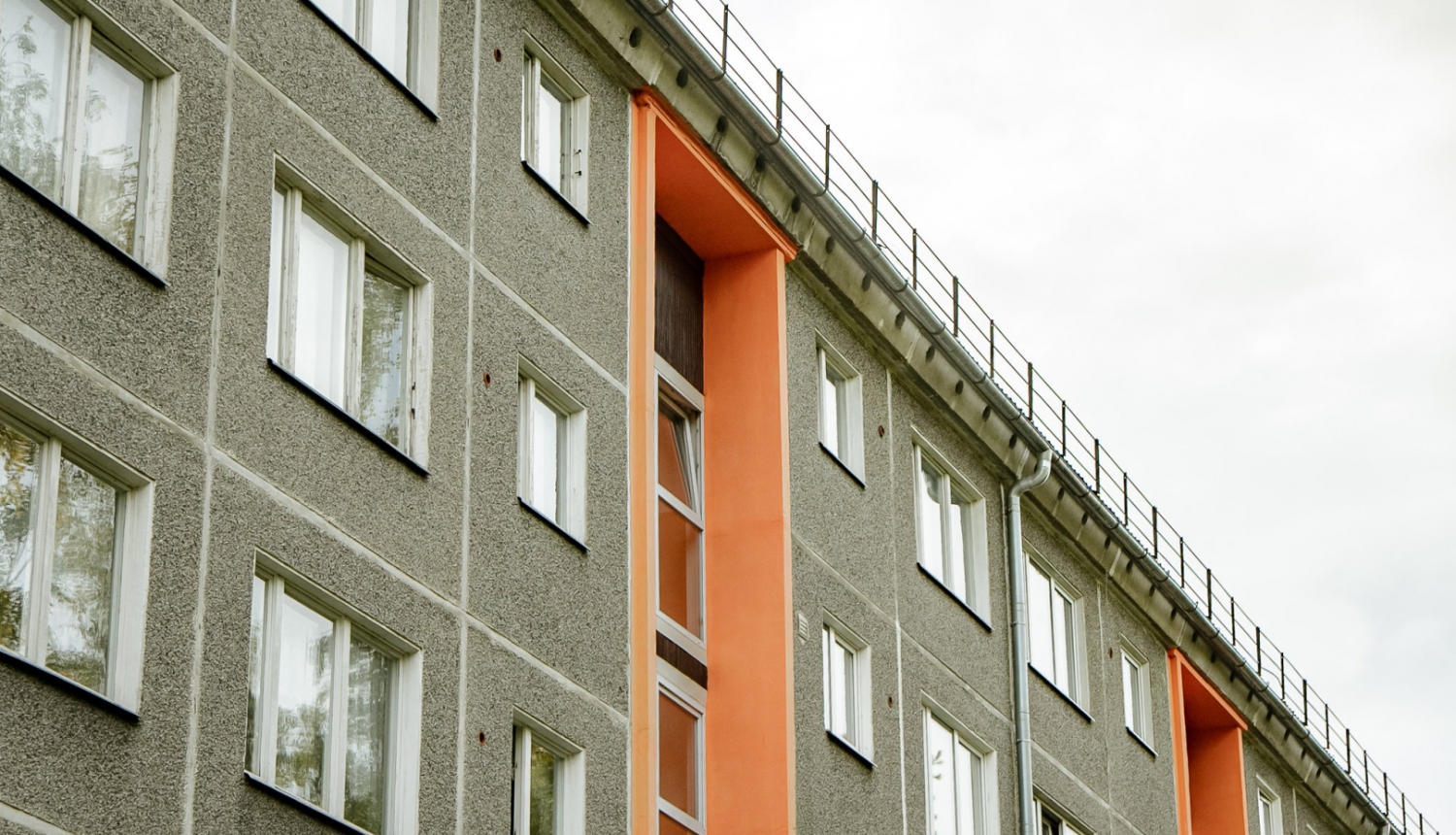 daudzdzīvokļu māja