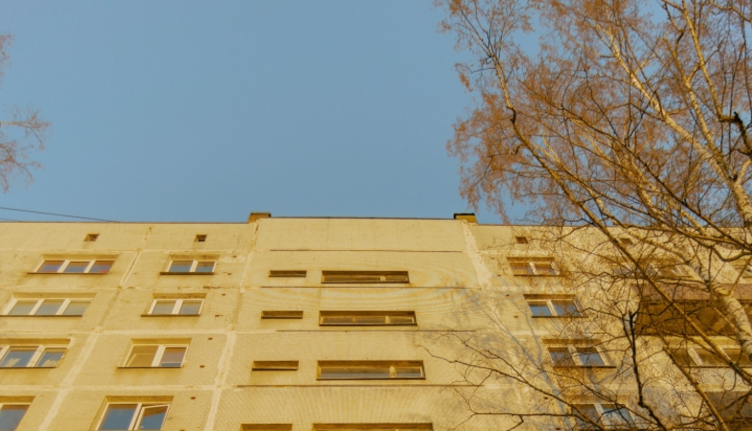 Daudzdzīvokļu māja