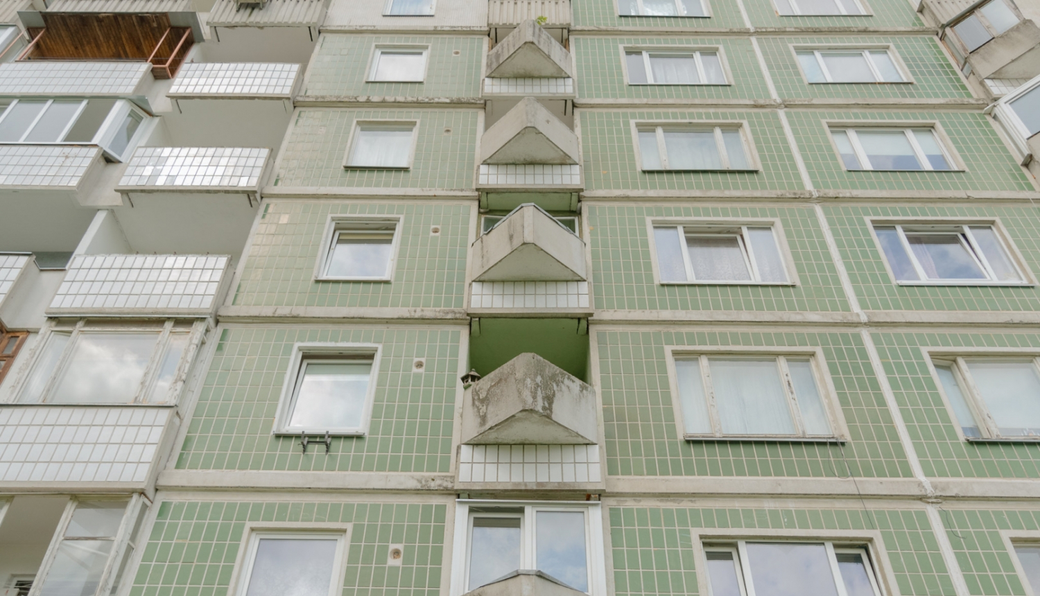 Daudzdzīvokļu māja