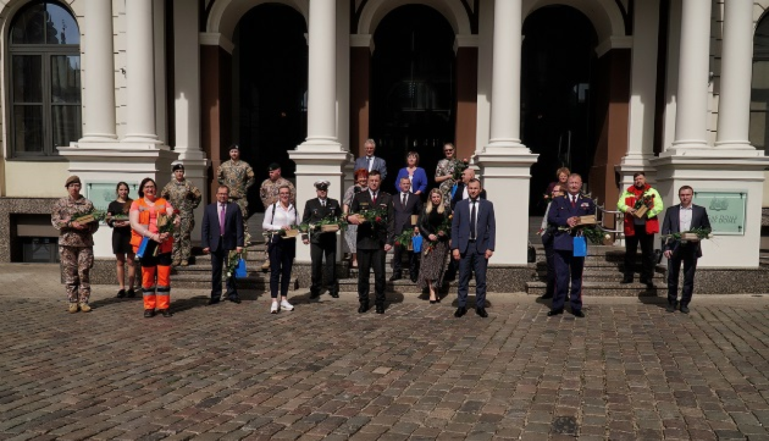 Kopbilde Rātsnama priekšā