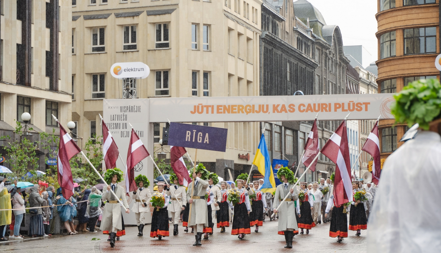 Dziesmu un deju svētku gājiens