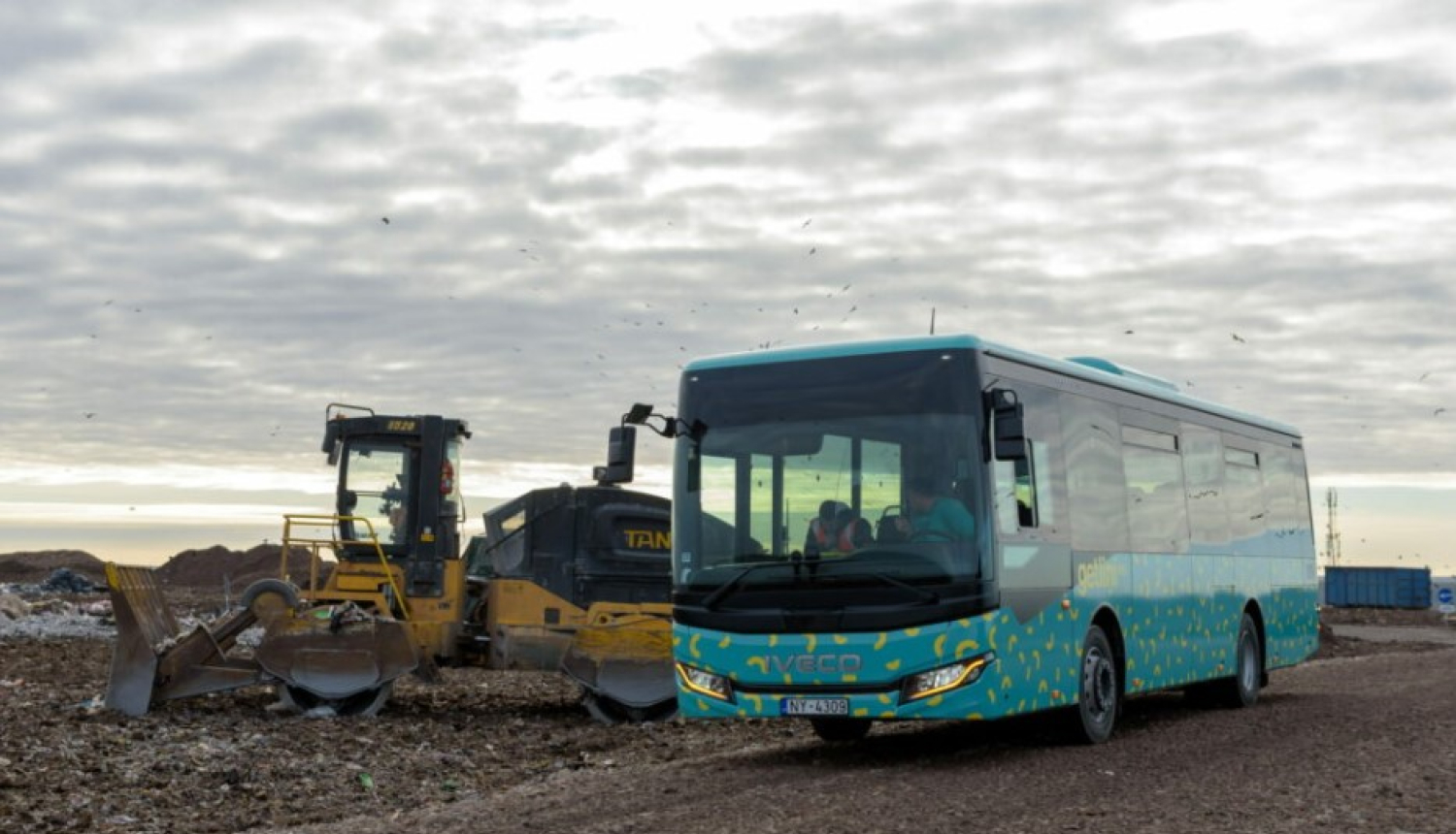 Ekskursiju autobusu atkritumu poligonā