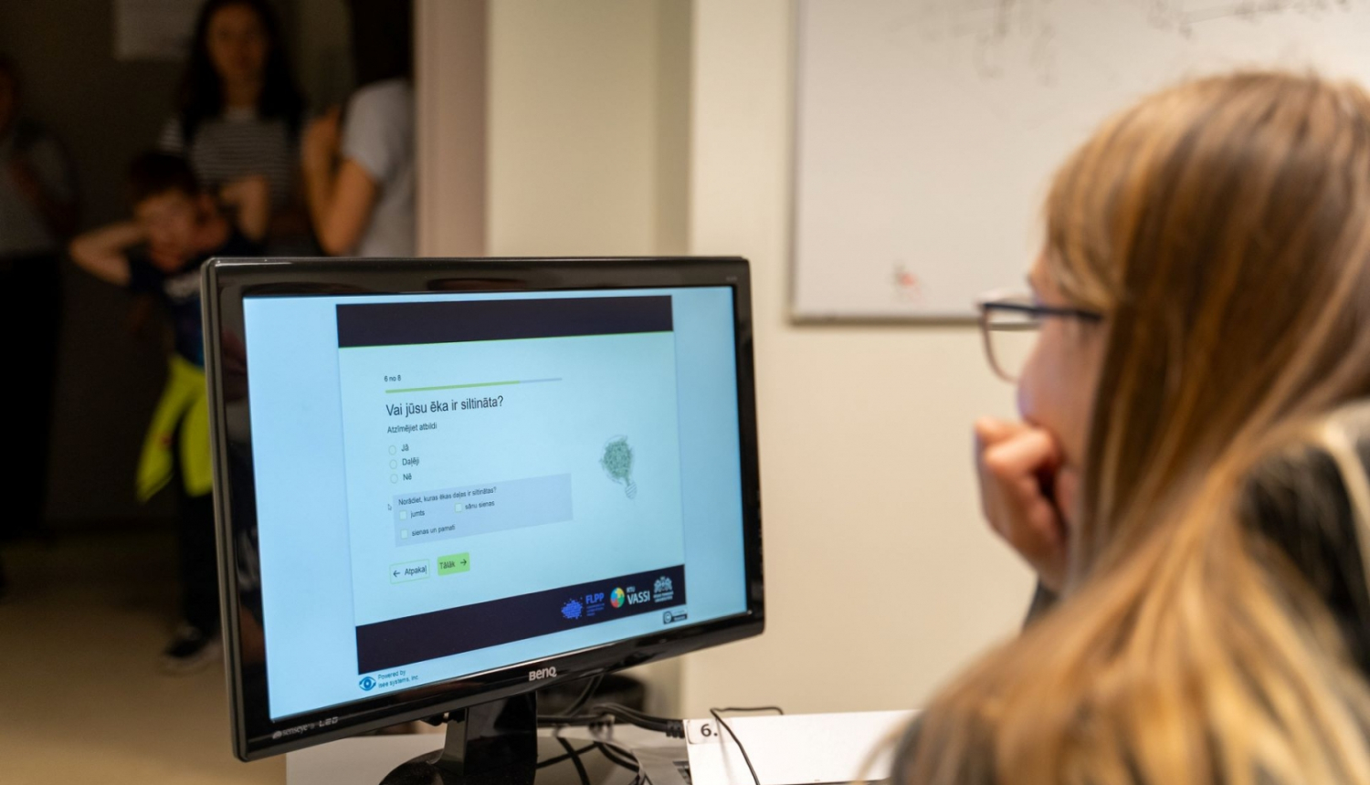 Spēlē energoefektivitātes spēli datorā