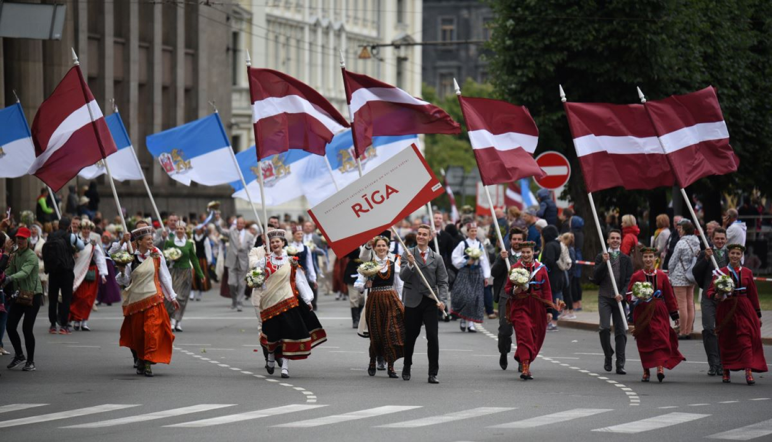 Dziesmusvētku gājiens