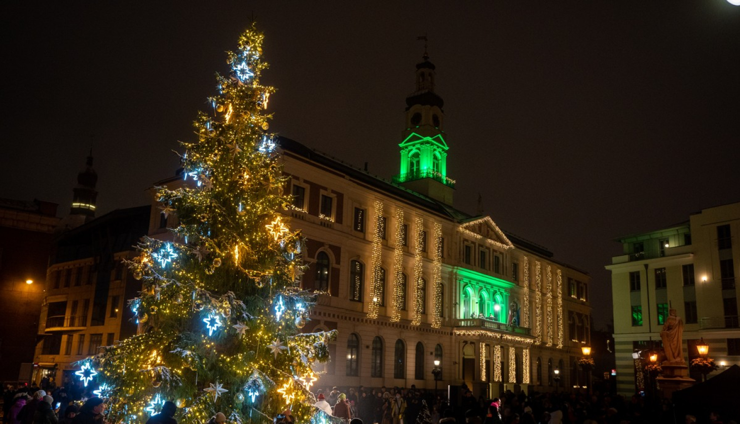 Ziemassvētku egle Rātslaukumā