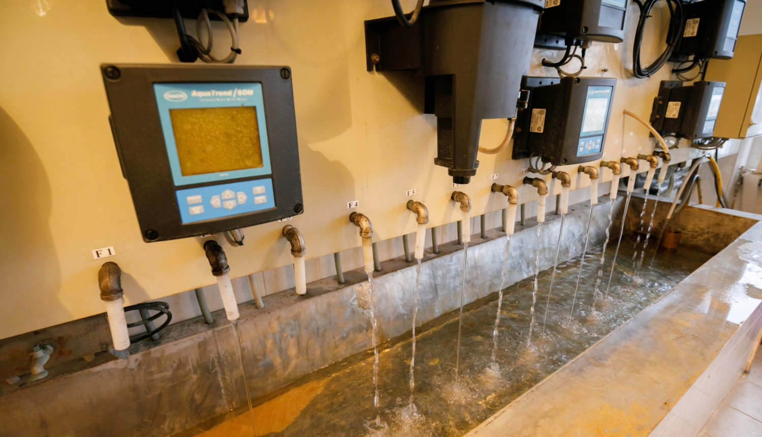 Ūdens paraugu ņemšanas vieta Ūdens sagatavošanas stacijā “Daugava”.