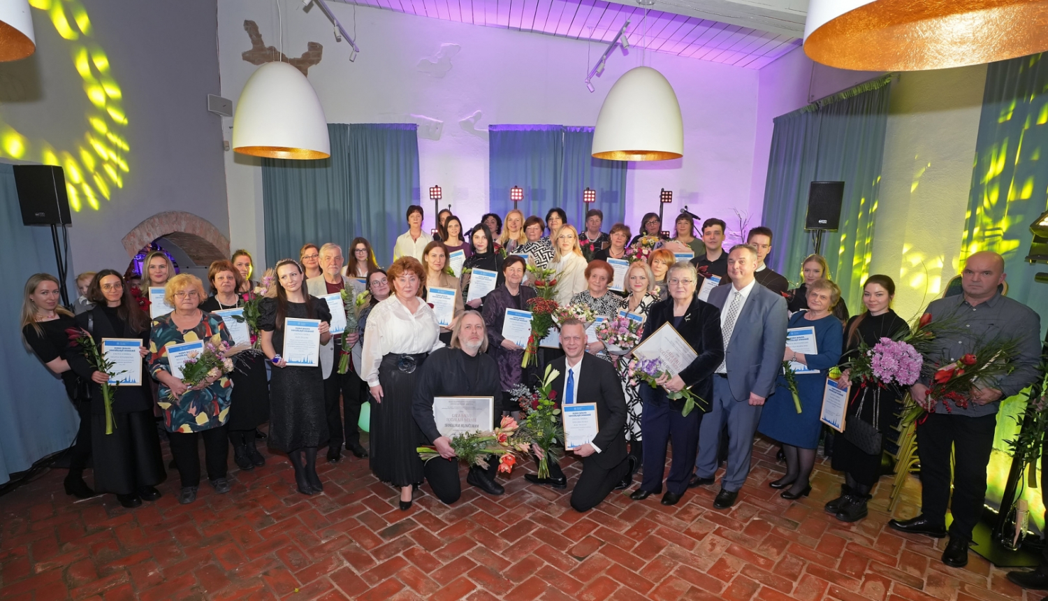 Pasniegtas balvas labākajiem Rīgas pašvaldības sociālās un veselības aprūpes darbiniekiem 