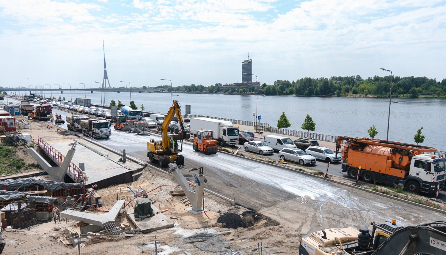 Krastmalas pārbūves remontdarbi