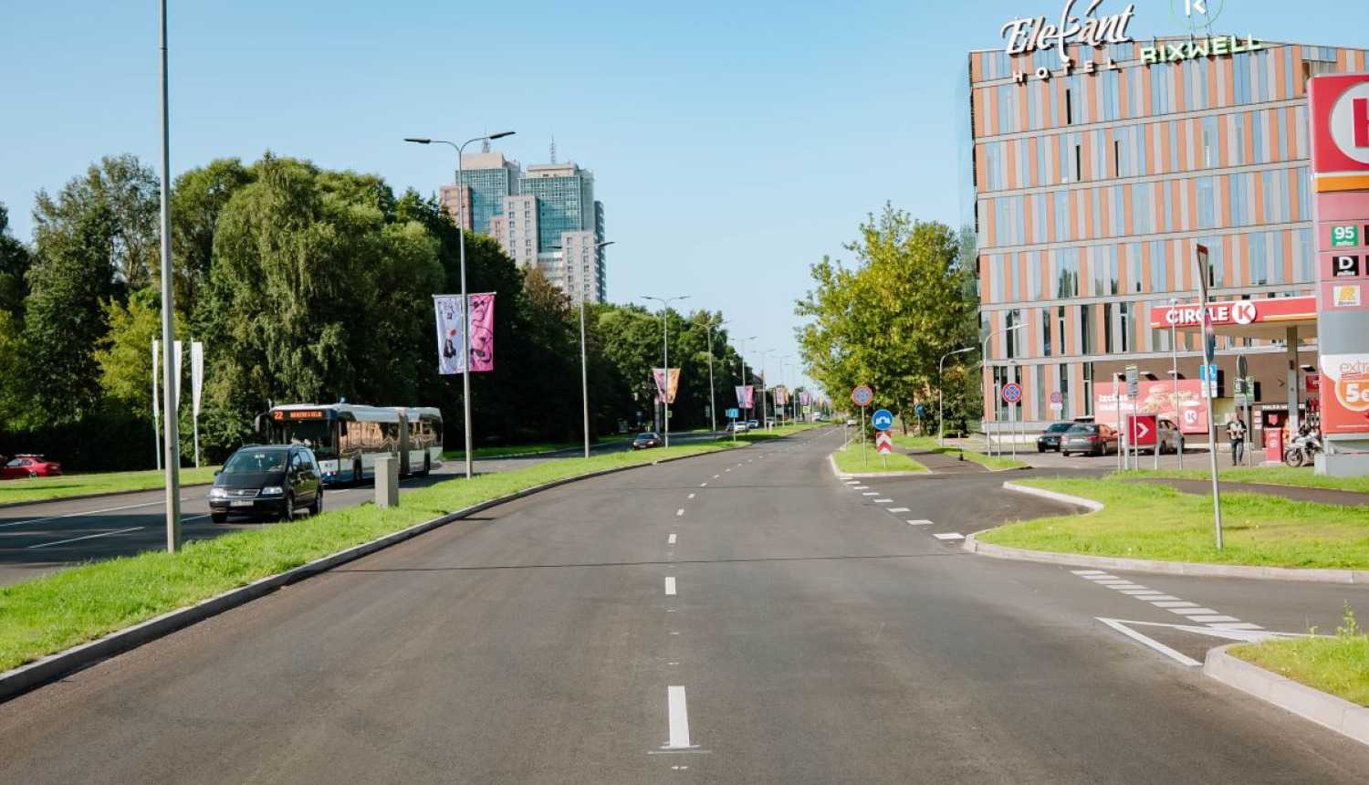 Turpinās ielu asfaltēšanas darbi