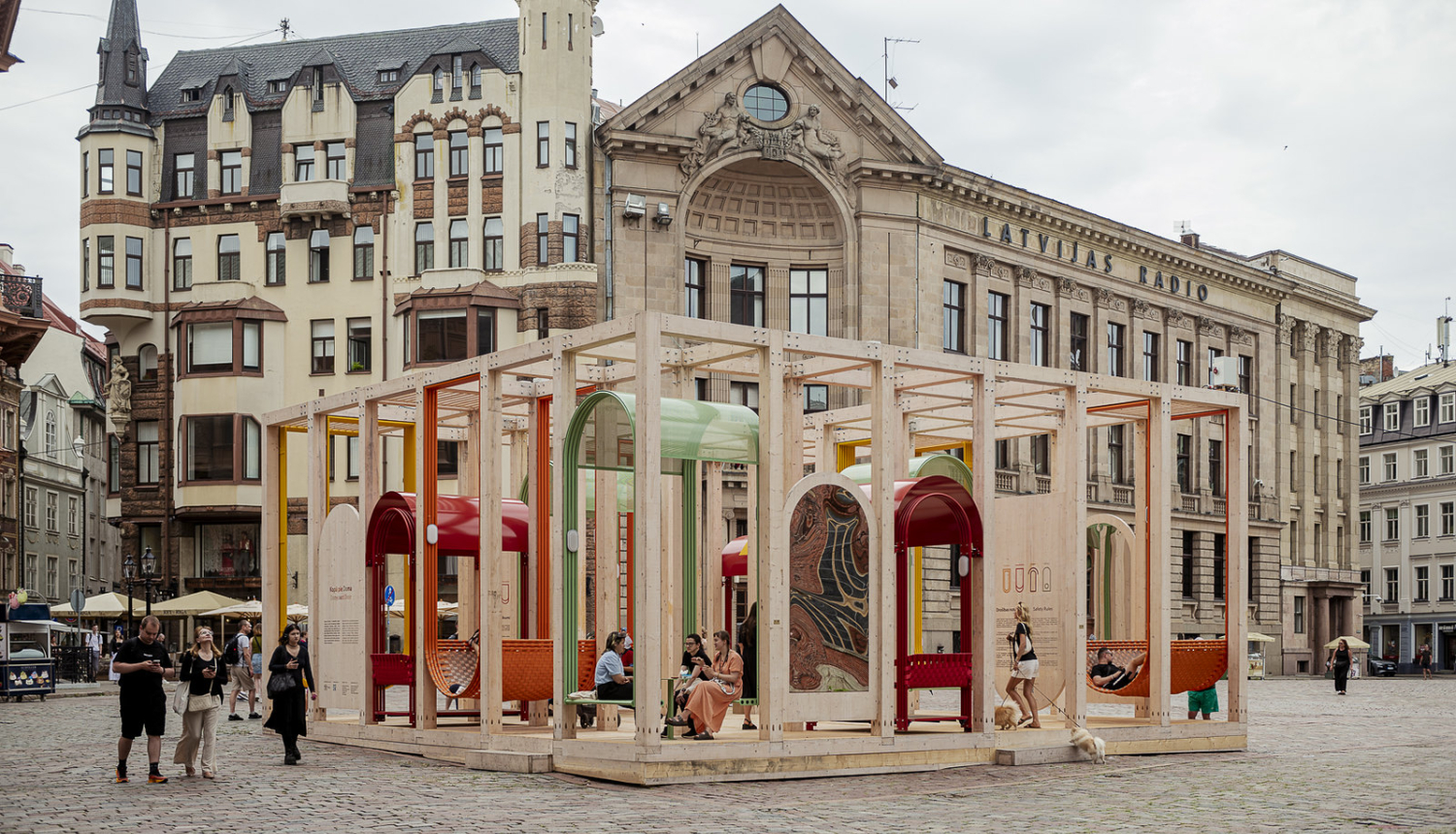 Instalācija Doma laukumā