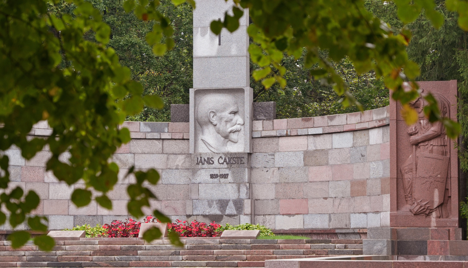 Latvijas pirmā prezidenta Jāņa Čakstes pieminekļa ansamblis