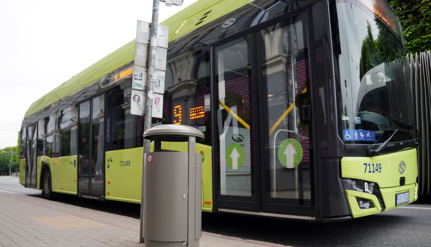 Jaunas atkritumu urnas