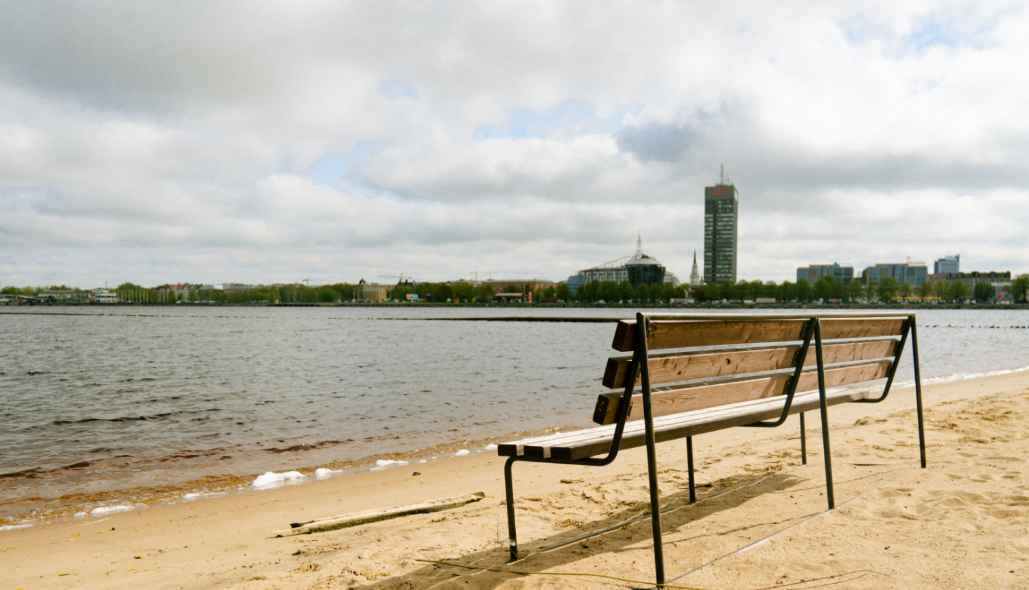 Kīpsalas peldvietas soliņš