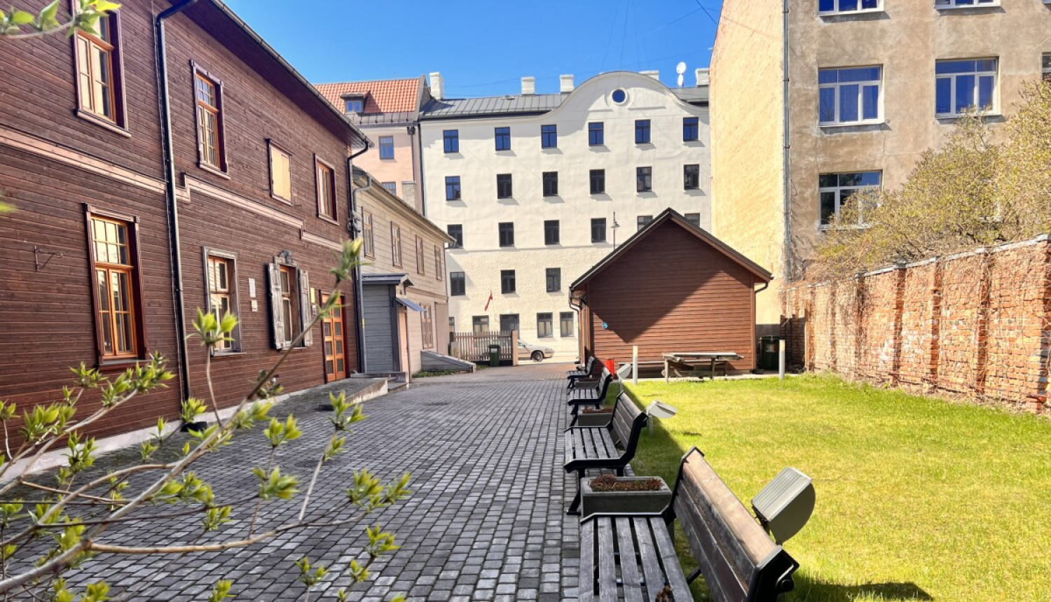 Telpas Krāsotāju ielā 12