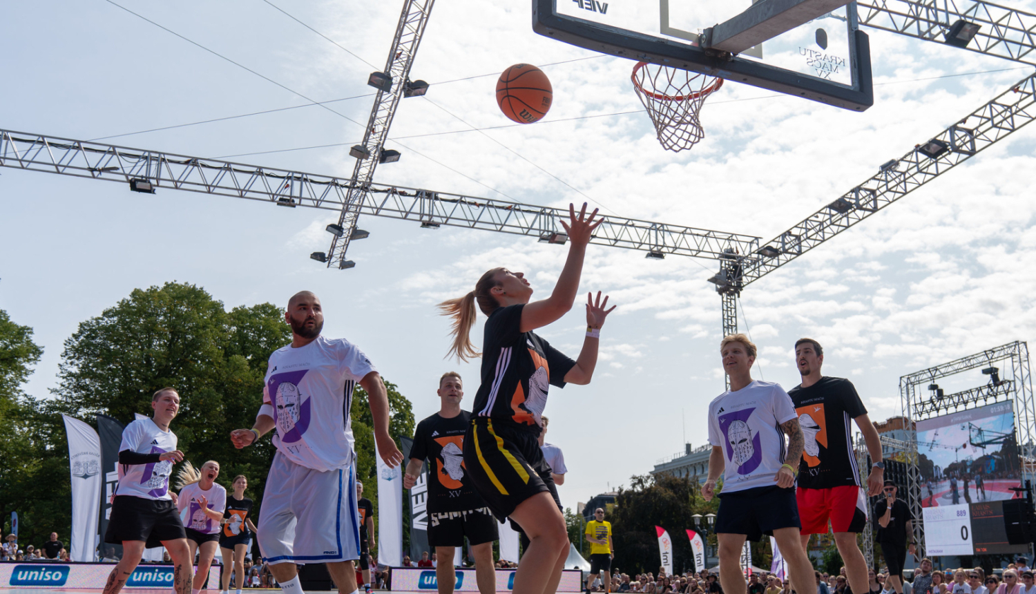 Basketbola turnīrs krastu mačs