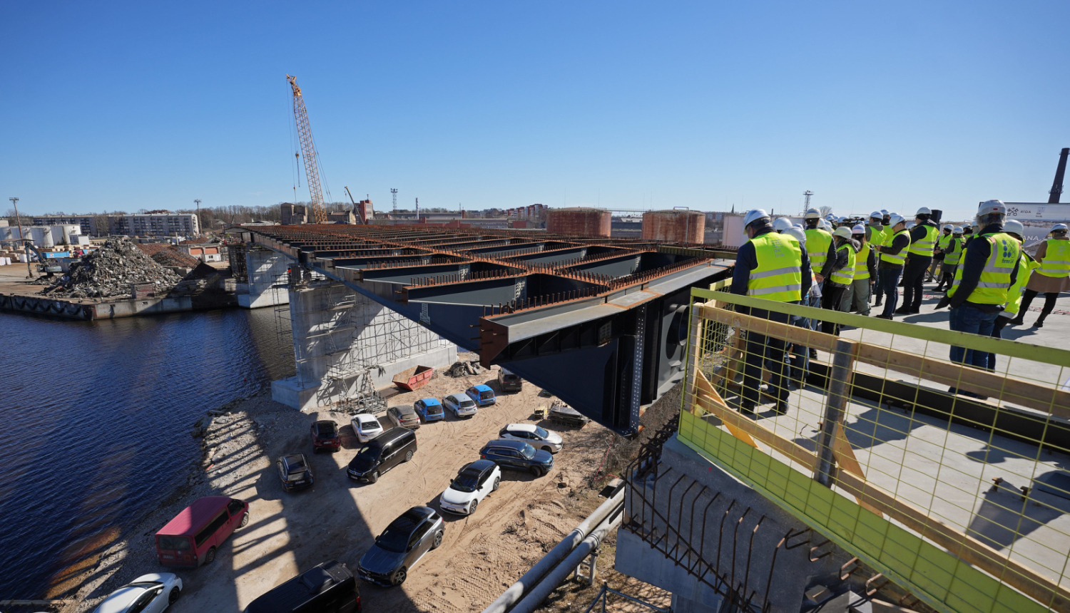 Llaiduma konstrukcijas uzbīdīšana satiksmes pārvadam no Tvaika ielas uz Kundziņsalu 