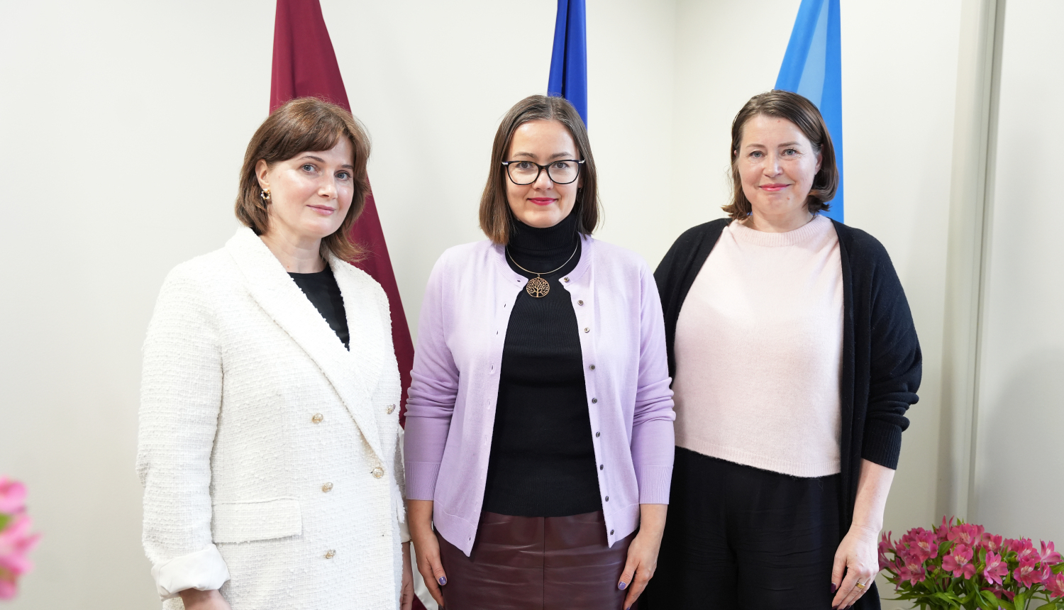 Latviešu folkloras krātuves vadītāja Dr. philol. Rita Grīnvalde, Rīgas vicemēre Linda Ozola un Latvijas Universitātes Literatūras, folkloras un mākslas institūta direktore Dr. philol. Eva Eglāja-Kristsone