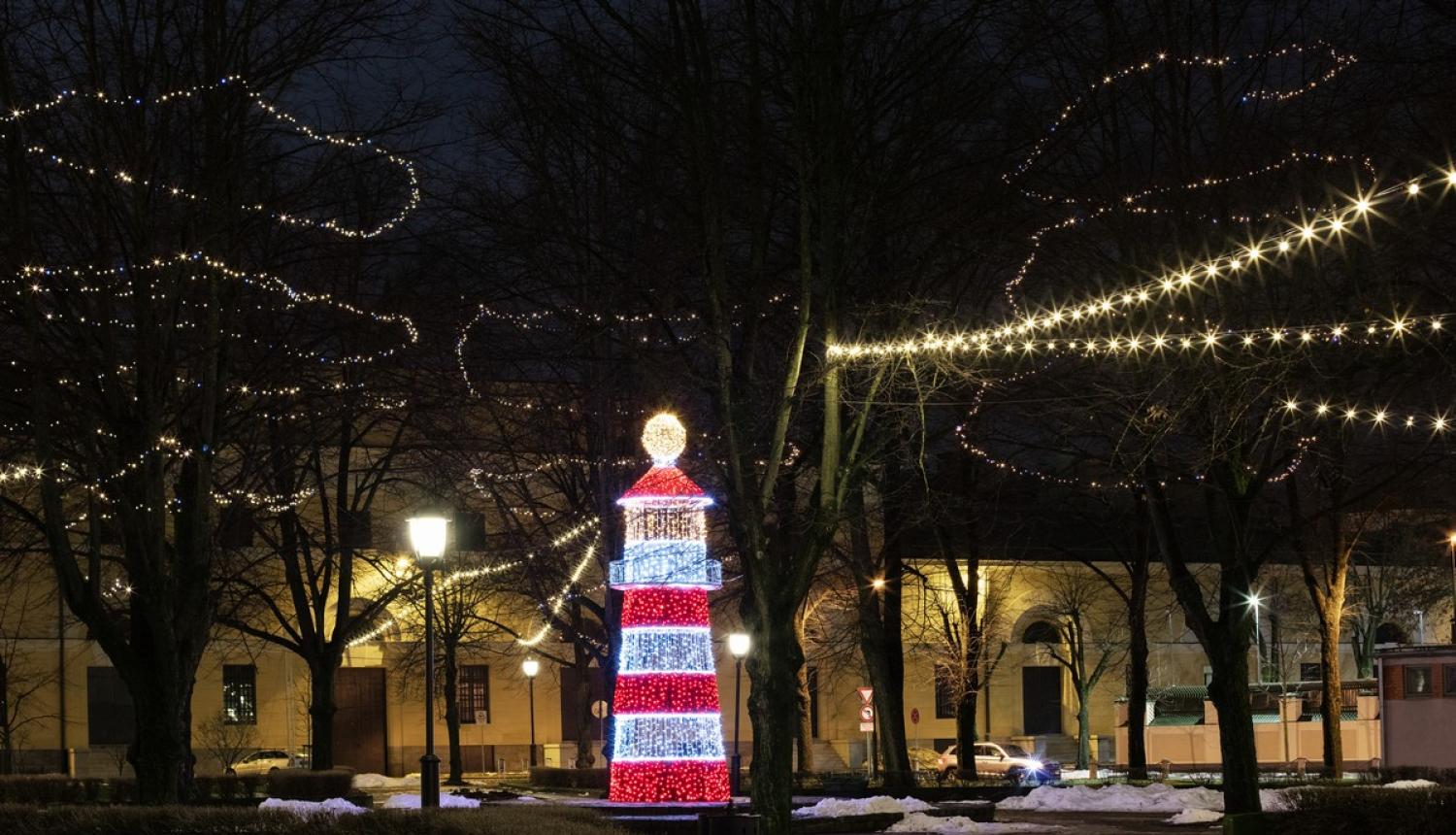 Neatkarības laukums