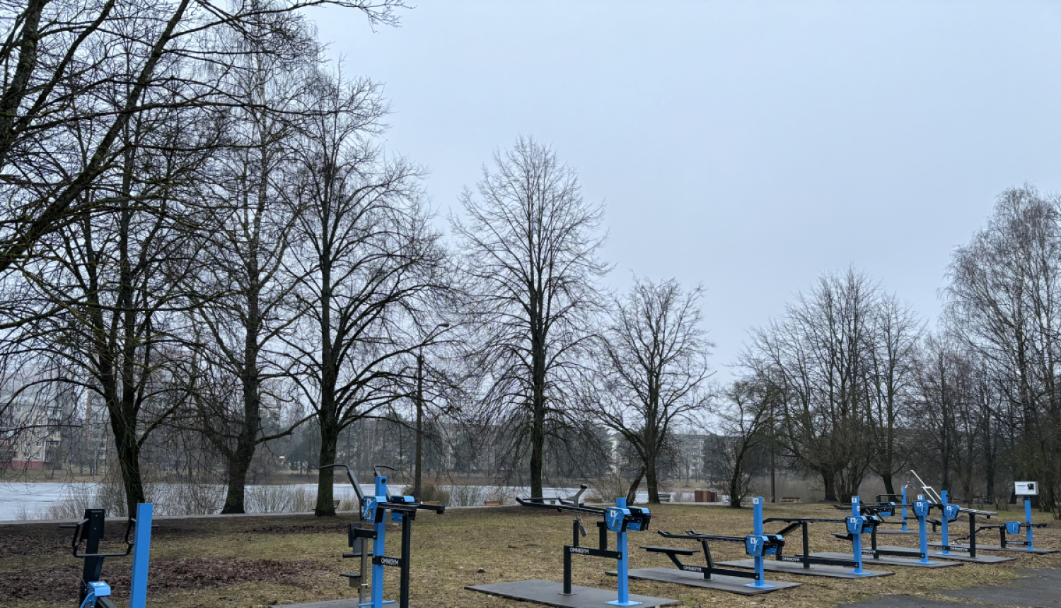 Omnigym āra trenažieri Velnezera krastā