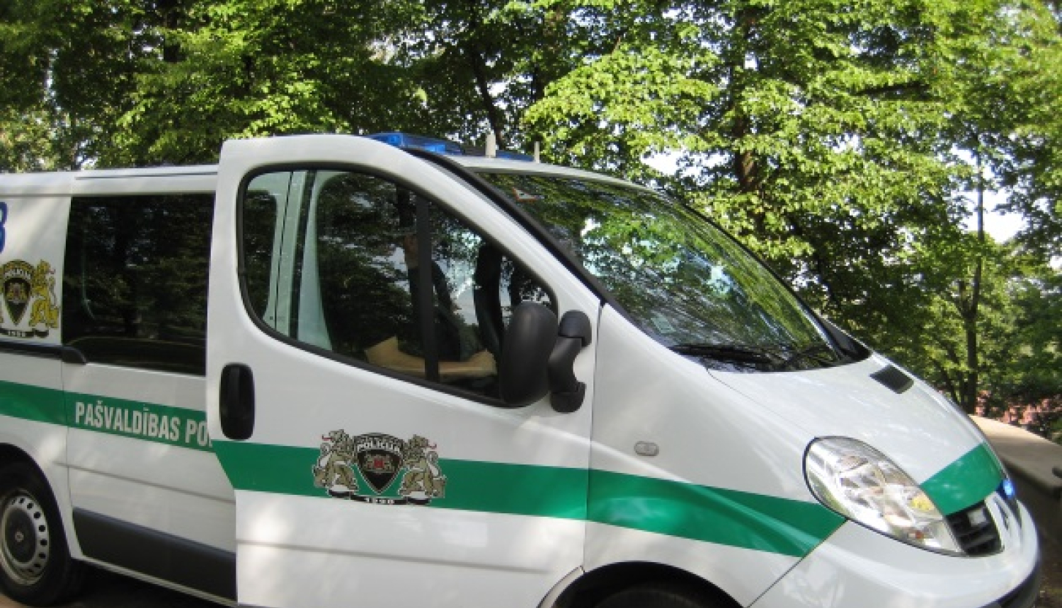 Pašvaldības policijas automašīna