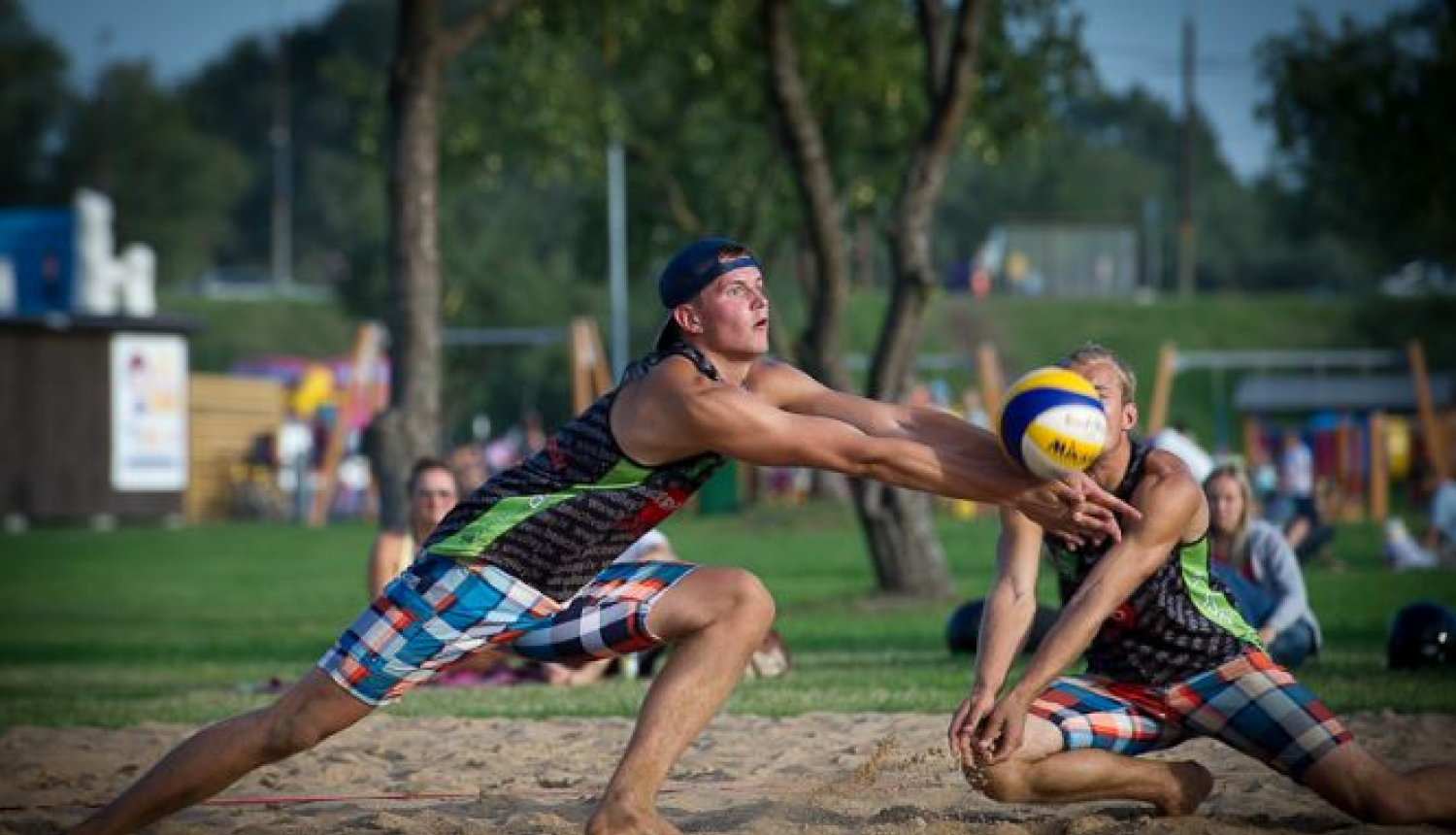 Pludmales volejbola mačs