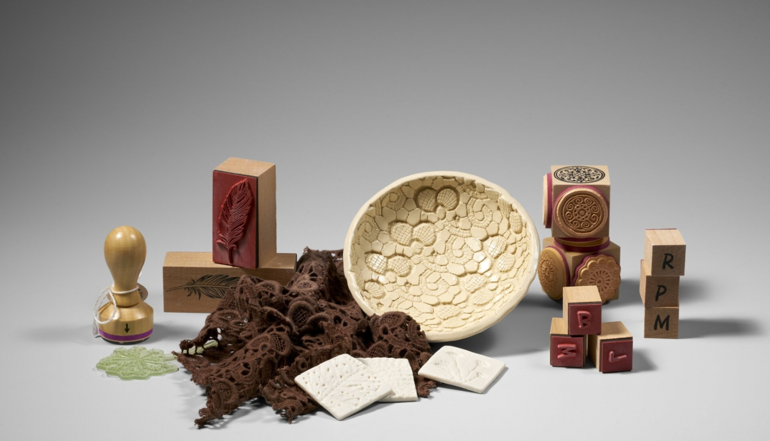 Porcelāna veidošanas darbnīcas priekšmeti