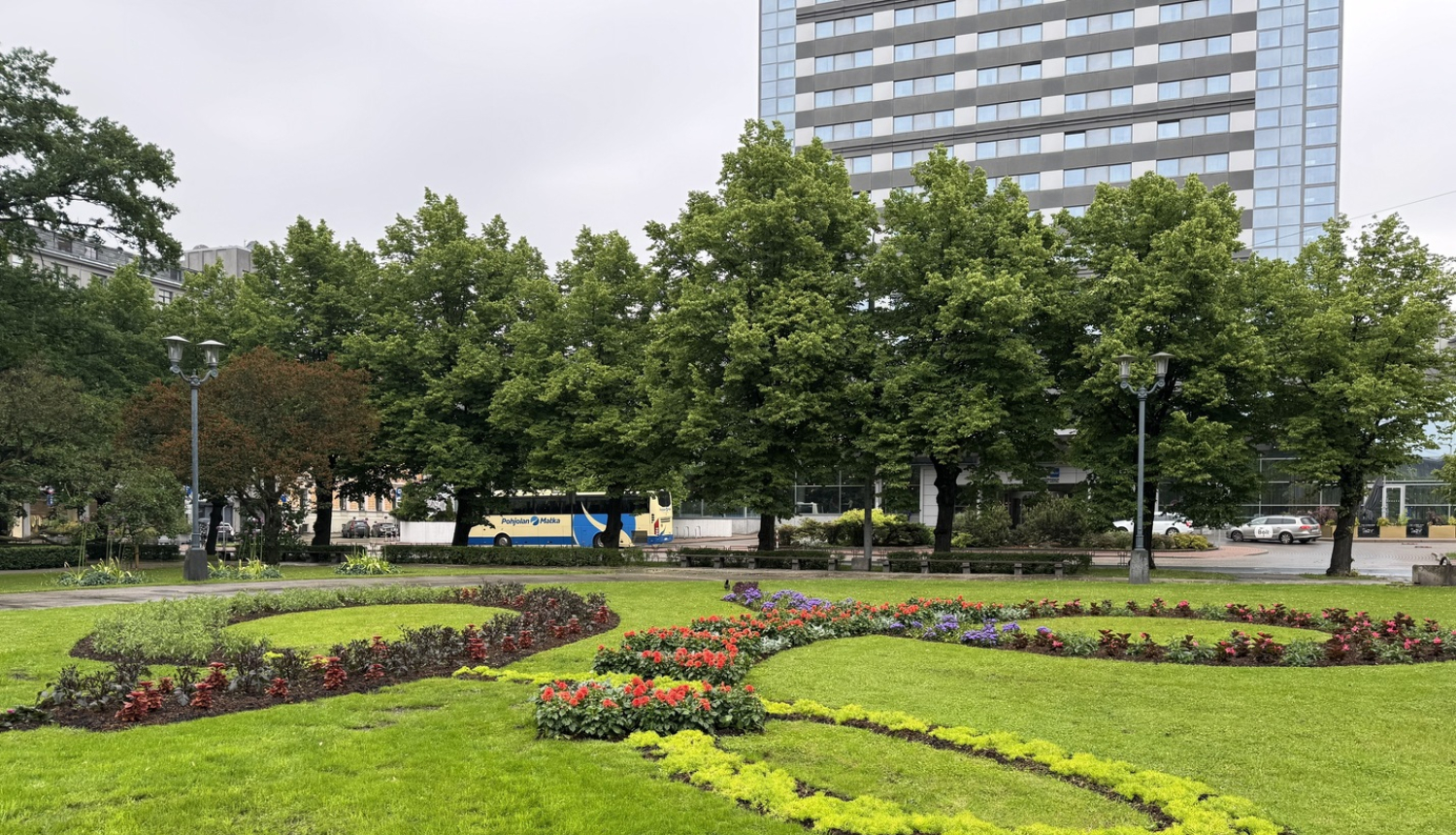 Puķu dobe Esplanādes parkā