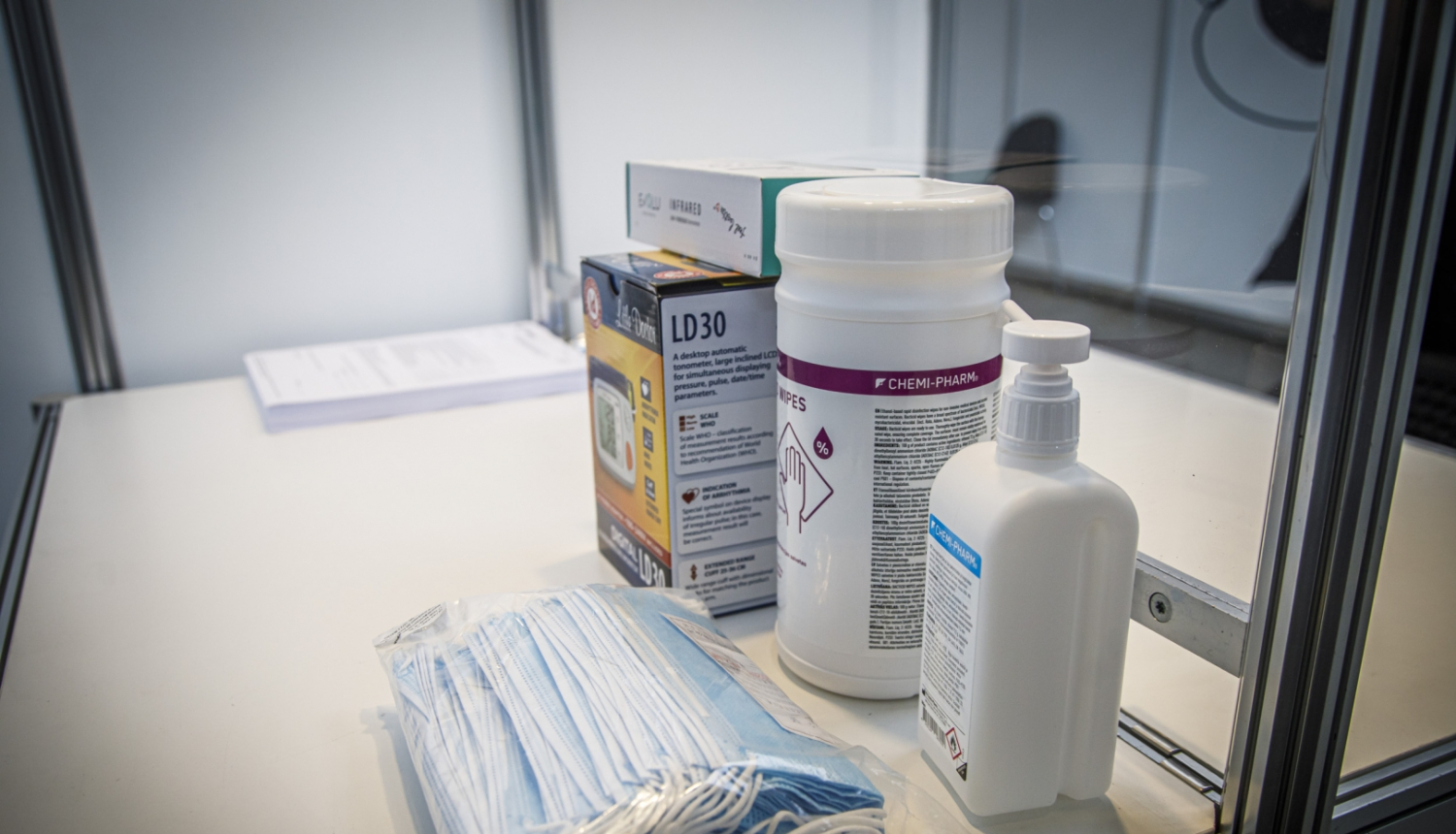 Maskas un dezinfekcijas līdzekļi