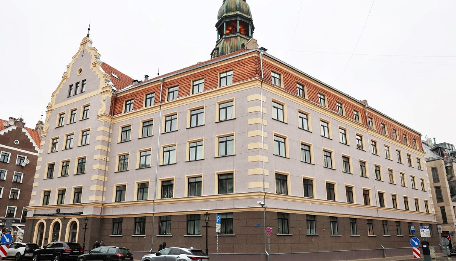 renovēts nams Grēcinieku ielā