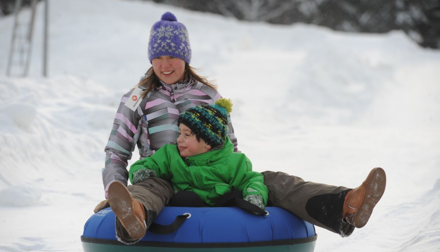 Šļūc ar kameru no kalna