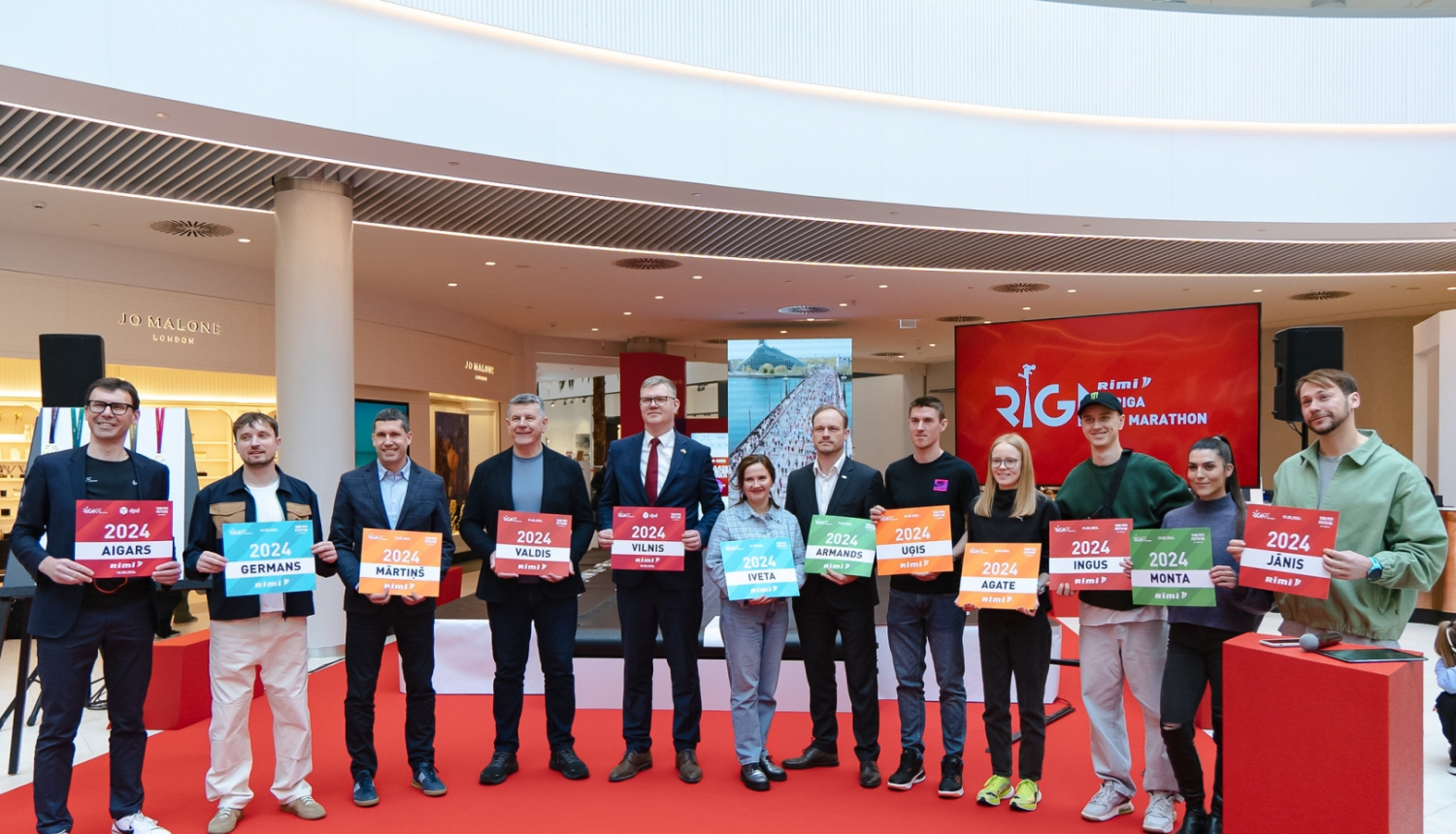 Rimi Rīgas maratona preses konferences dalībnieki
