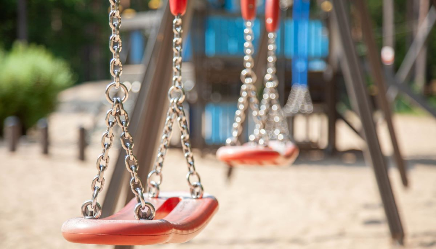 Šūpoles rotaļlaukumā