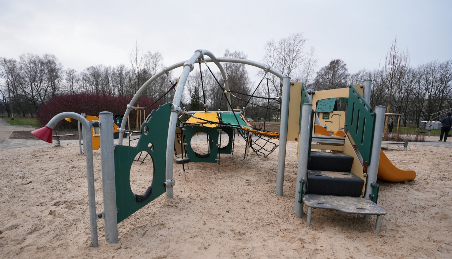 Rotaļu laukums Uzvaras parkā