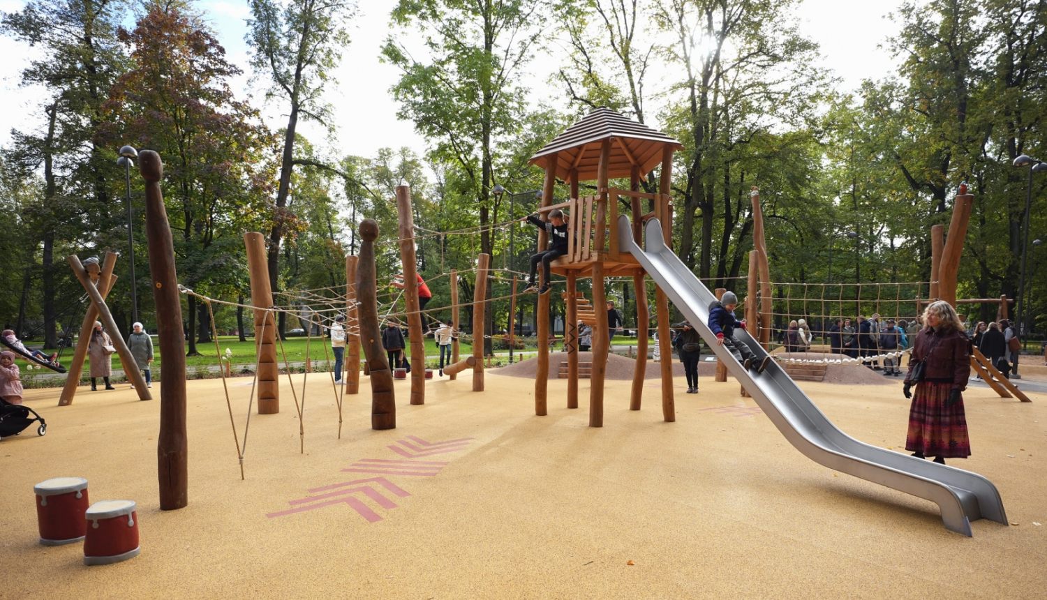 Rotaļu laukums Viesturdārzā